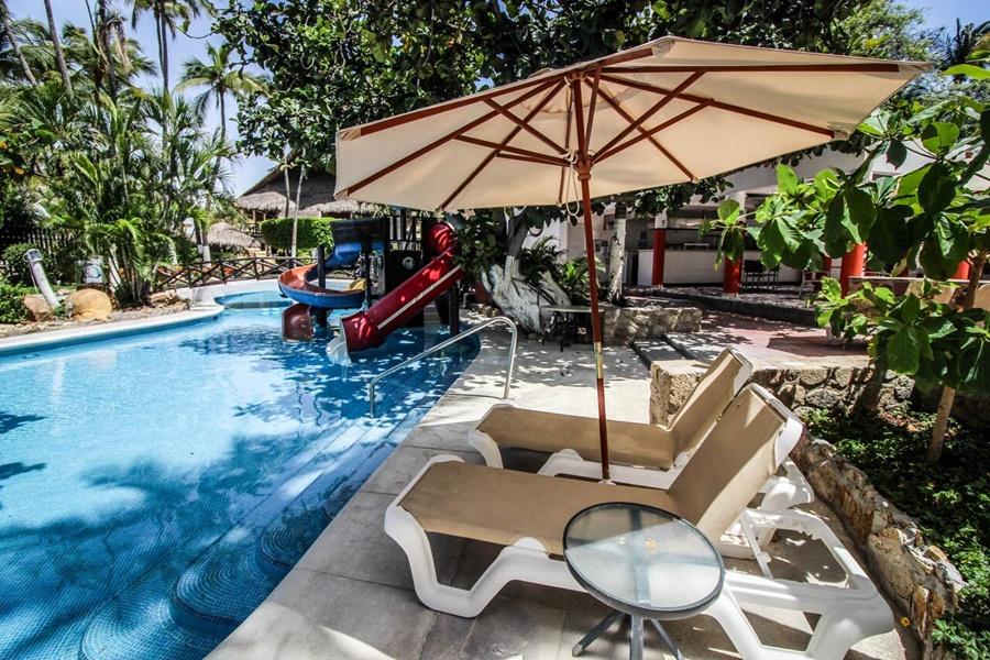 فندق إمبوريو أكابولكو المظهر الخارجي الصورة The swimming pool at the hotel