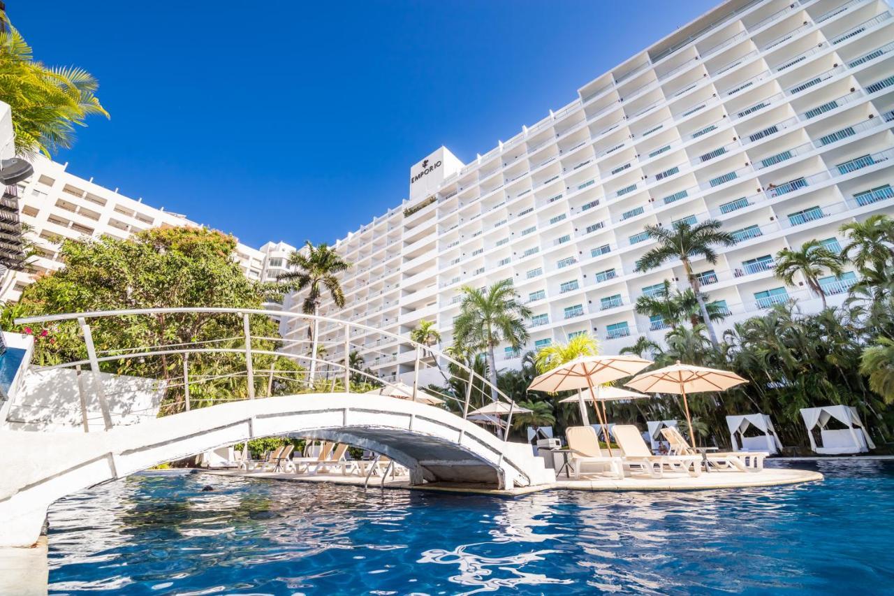 فندق إمبوريو أكابولكو المظهر الخارجي الصورة The pool at the Hilton San Diego Bayfront