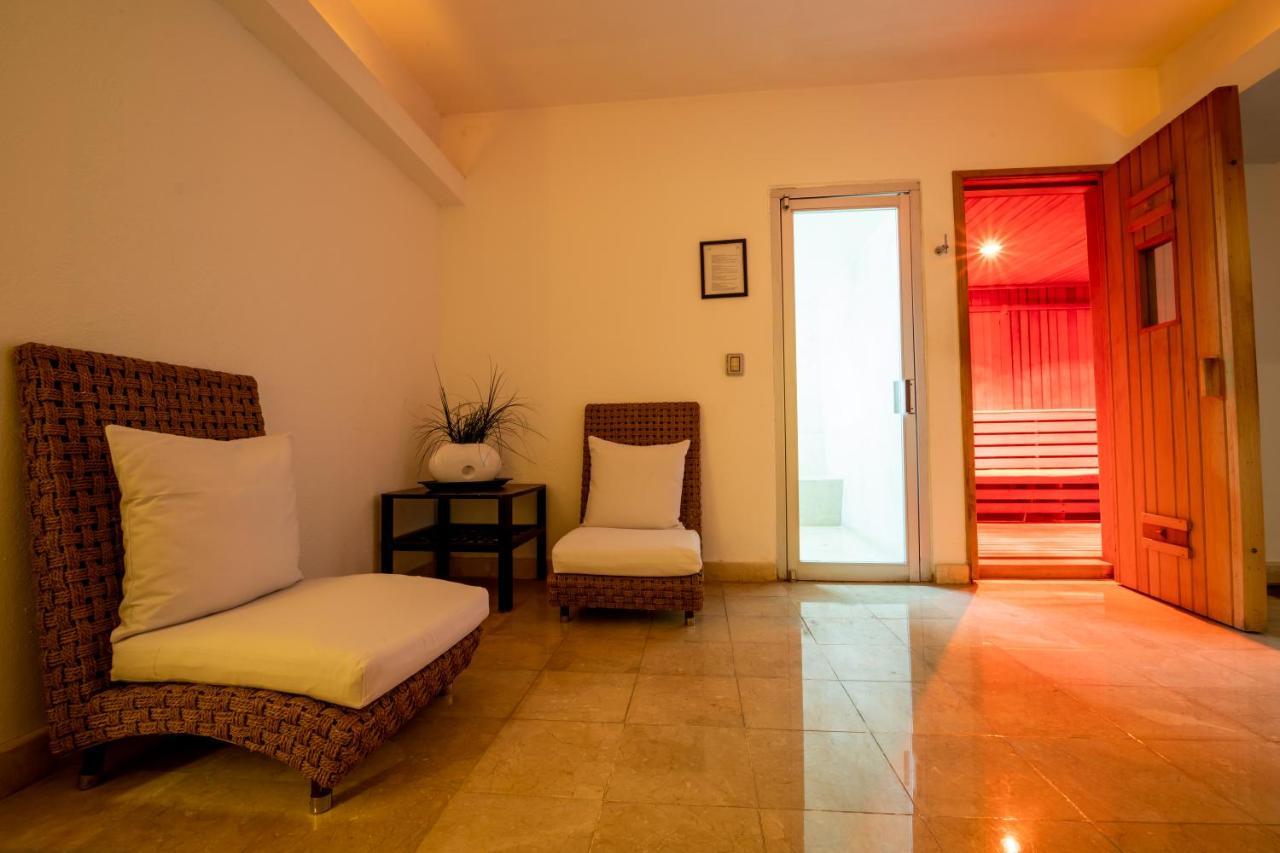 فندق إمبوريو أكابولكو المظهر الخارجي الصورة A room at the spa