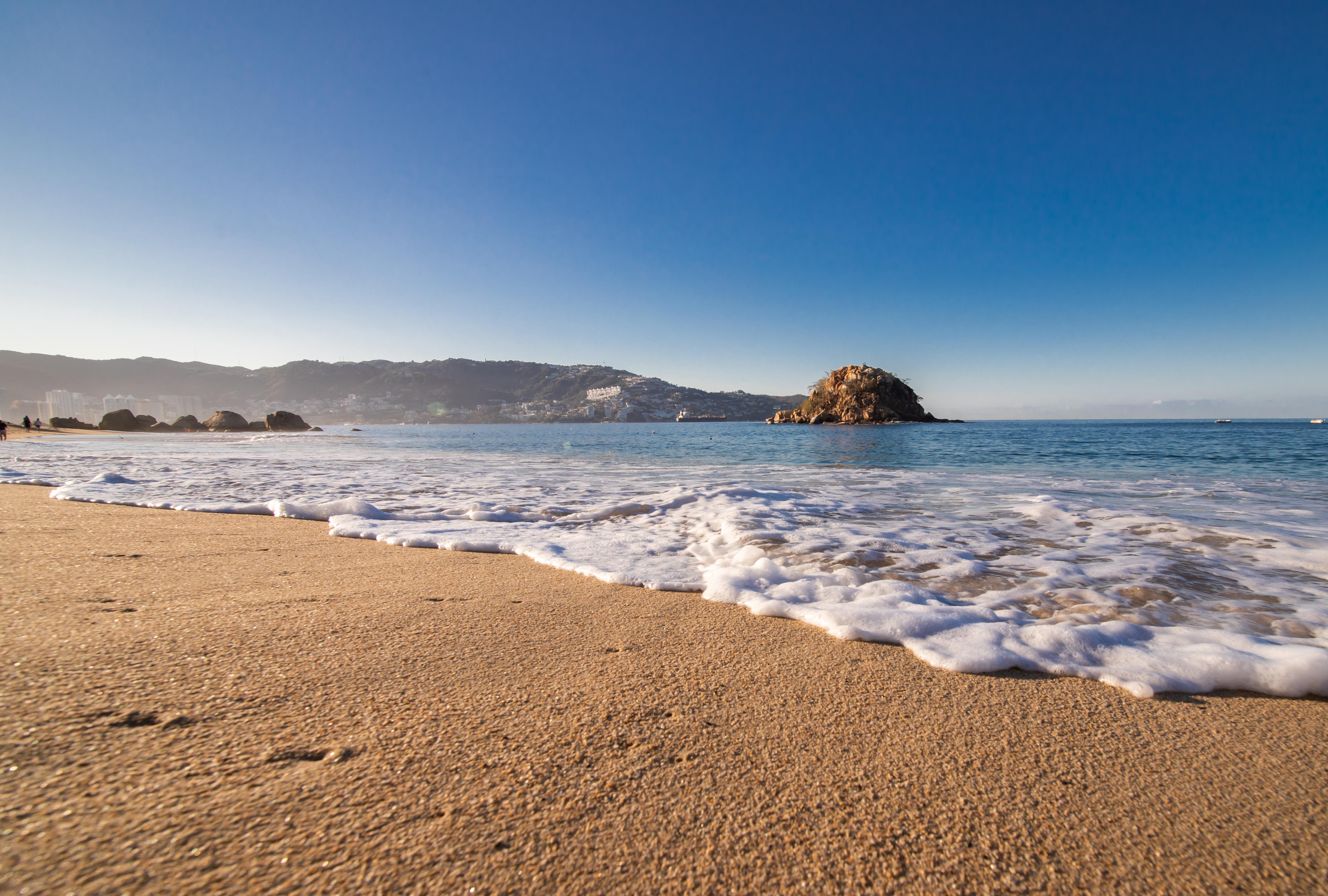 فندق إمبوريو أكابولكو المظهر الخارجي الصورة View of the beach