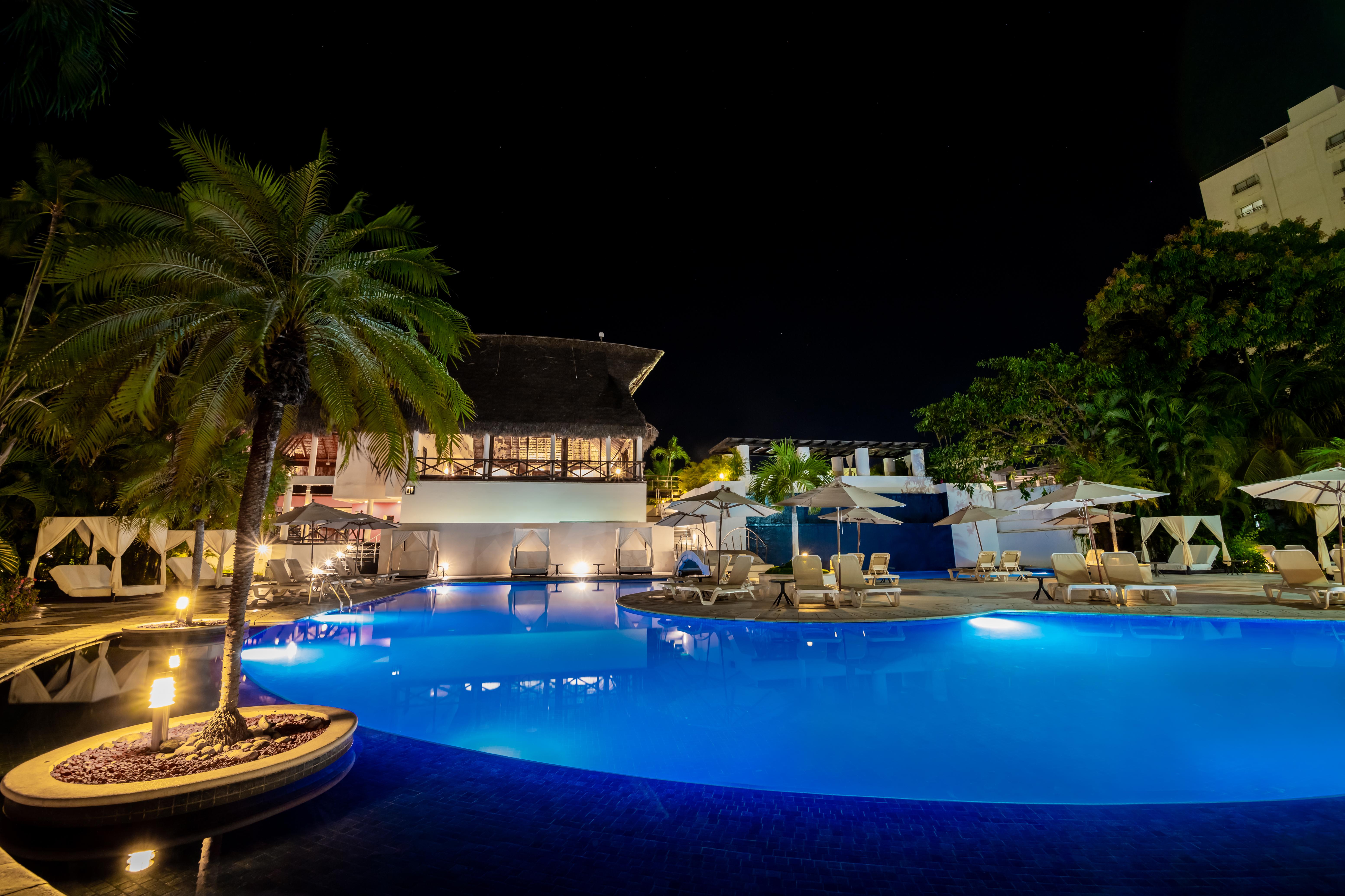 فندق إمبوريو أكابولكو المظهر الخارجي الصورة The pool at the Royal Thai Beach Hotel