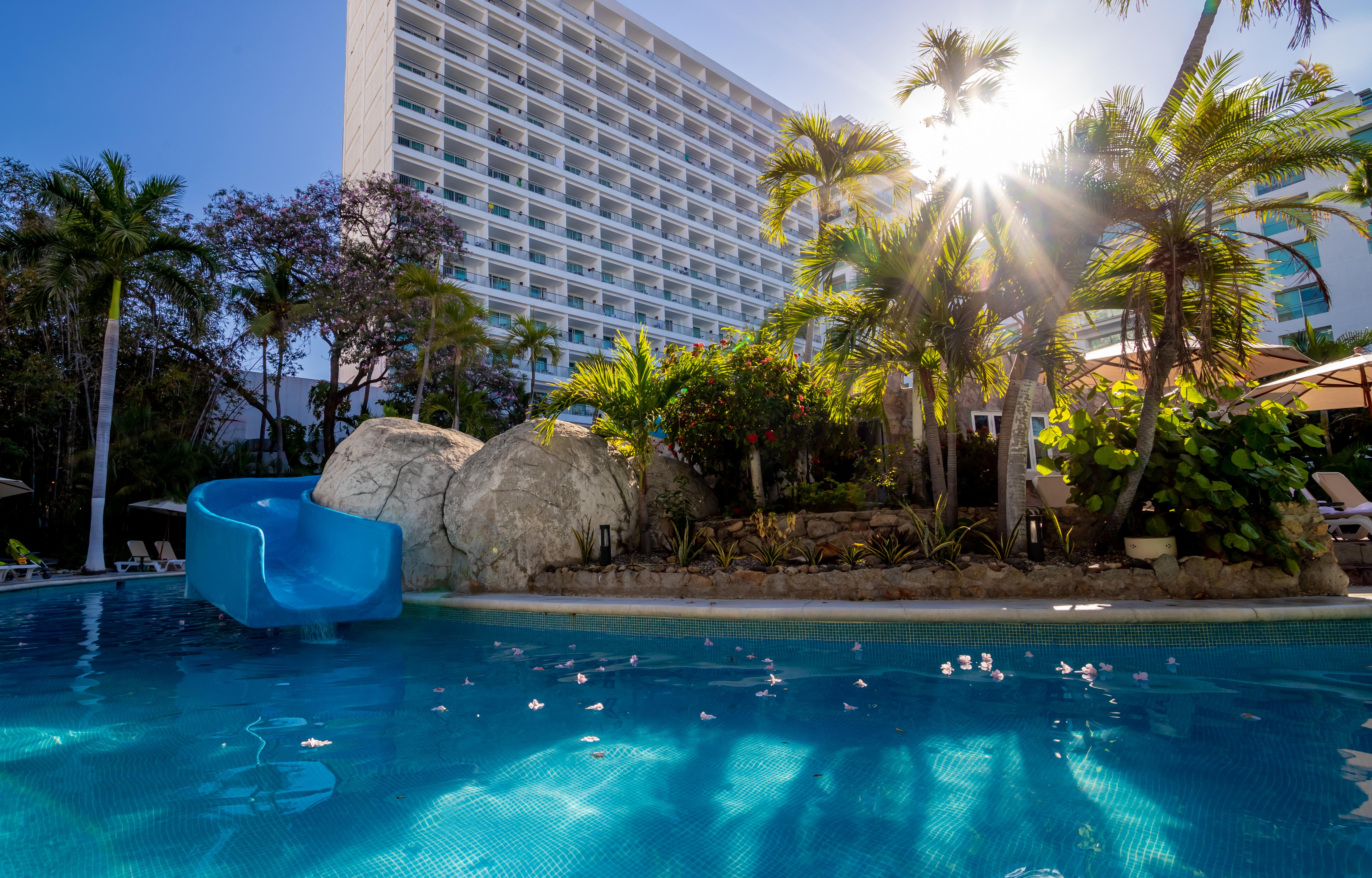 فندق إمبوريو أكابولكو المظهر الخارجي الصورة The pool at the Hilton San Diego Bayfront